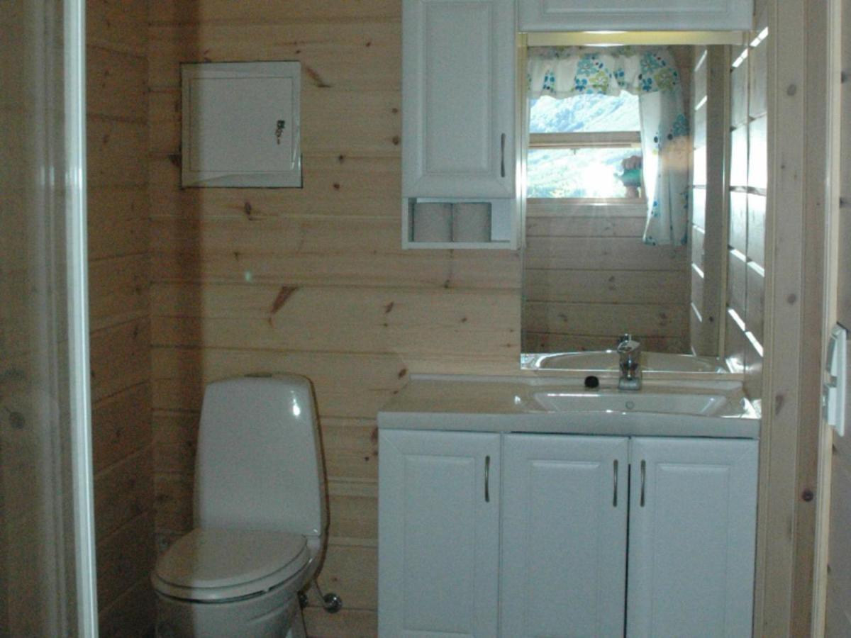 Two-Bedroom Holiday Home In Olden 3 Værelse billede