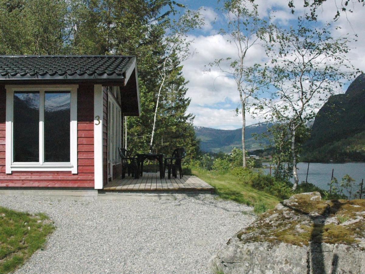 Two-Bedroom Holiday Home In Olden 3 Værelse billede