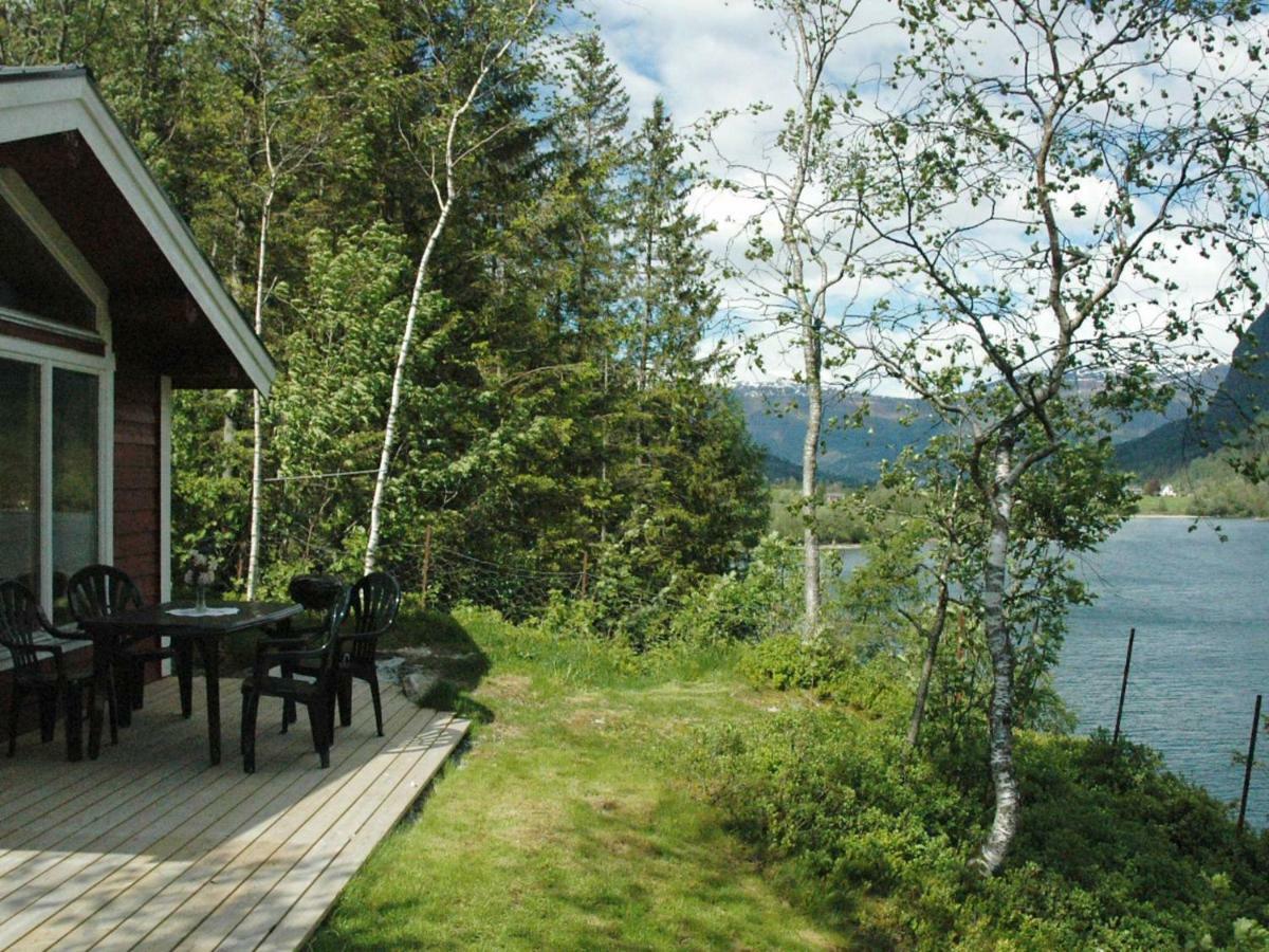 Two-Bedroom Holiday Home In Olden 3 Eksteriør billede